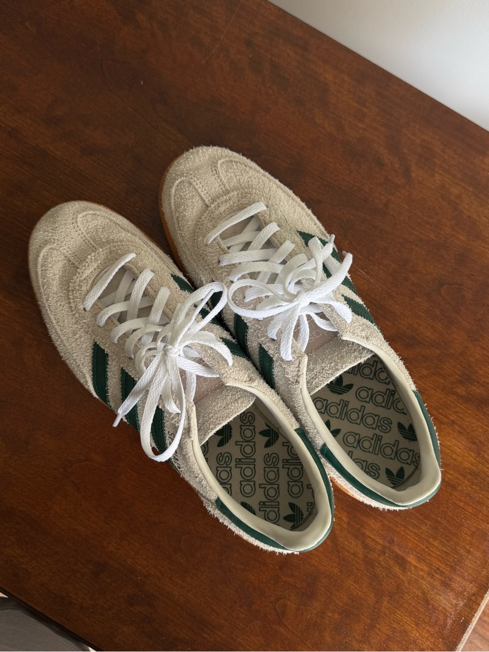 Adidas Spezial (womens 8) White & Green Sneakers